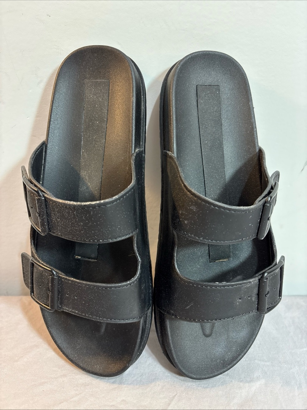Earthing Women’s Black Double-Buckle Slide Sandals - Picture 3 of 9